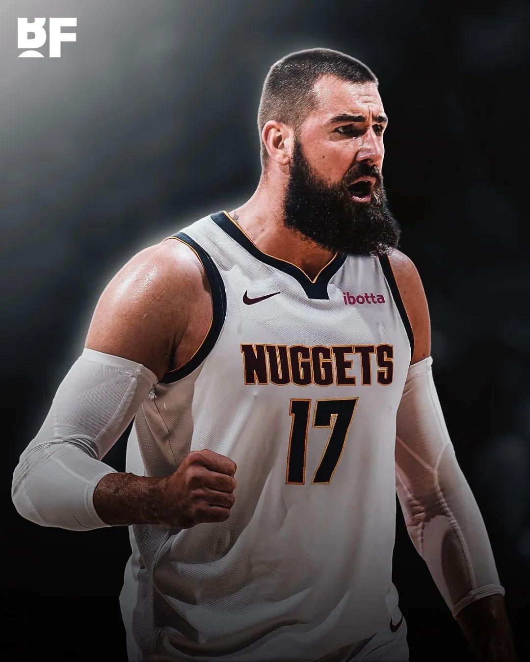 法兰克福训练开放日，赛前主帅复盘引欢呼，NBA常规赛在即，年轻球员得到机会的简单介绍