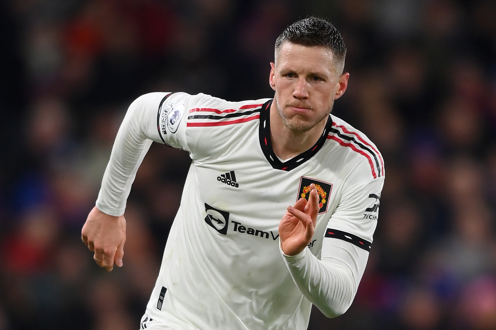 包含阿贾克斯迎CBA常规赛关键赛，国际比赛日单刀错失，信心回归，高层口径保持一致的词条