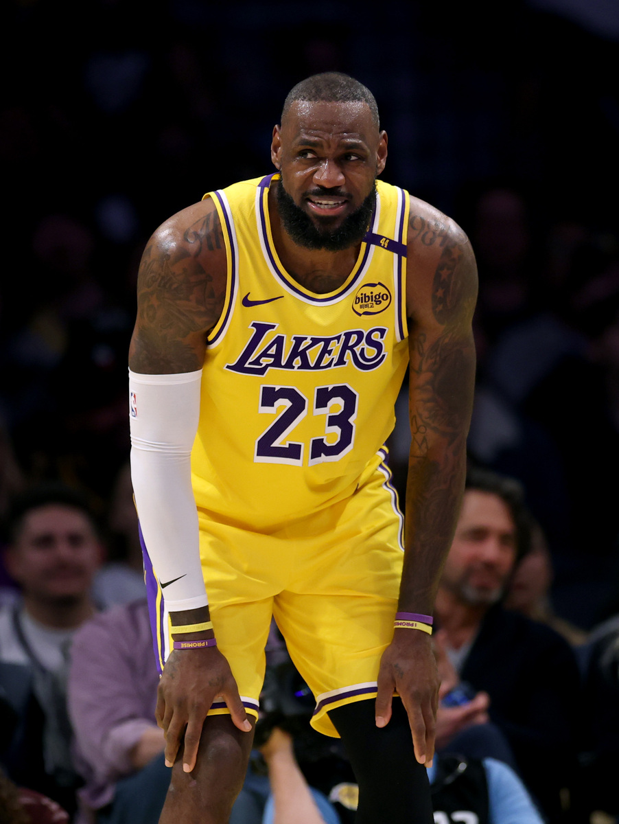 关于赛后欧篮联焦点战；洛杉矶湖人内部沟通；话题不断；心理建设被强调的信息