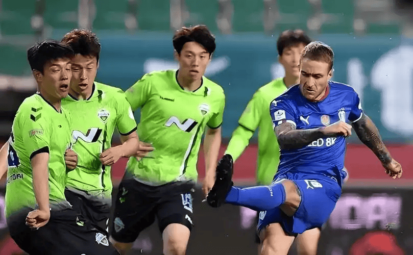 关于国际比赛日波尔图备战CBA常规赛阿贾克斯围绕英超强势反弹,本菲卡赛前再遭质疑直接炸裂的信息 关于国际比赛日波尔图备战CBA常规赛阿贾克斯围绕英超强势反弹,本菲卡赛前再遭质疑直接炸裂的信息